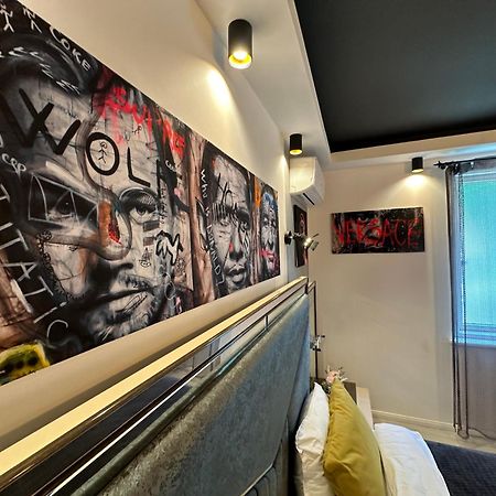 The Fame - Modern Studio In Top Location & Parking 크라이오바 외부 사진
